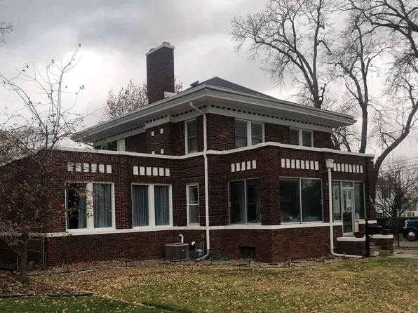 1019 N Burlington Ave, Hastings, NE 68901
