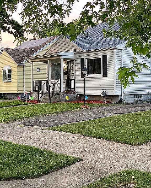 2nd image of 8070 Pierson St