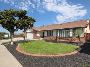 1032 Circle Dr, Escondido, CA 92025