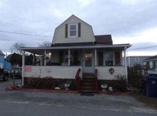 13 Epping Ave, Hampton, NH 03842