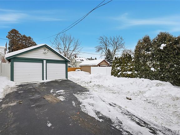 4th image of 3823 Macklem Ave