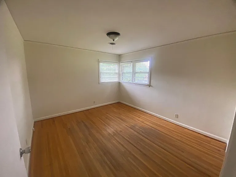 3053 Biltmore Ave — Photo 5