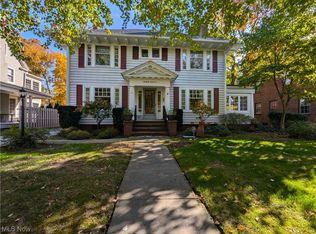 2295 N Saint James Pkwy, Cleveland Heights, OH 44106