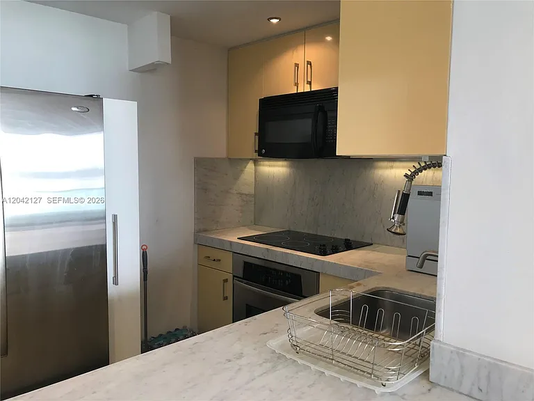 1000 West Ave #318 — Photo 13
