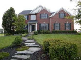 5056 W Saucon Ave, Center Valley, PA 18034