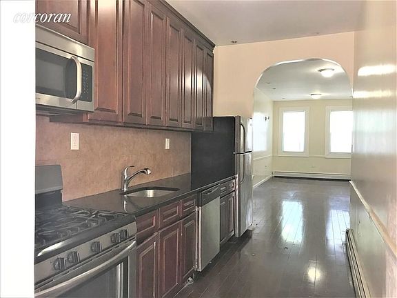 4th image of 1891 Pacific St Floor 1