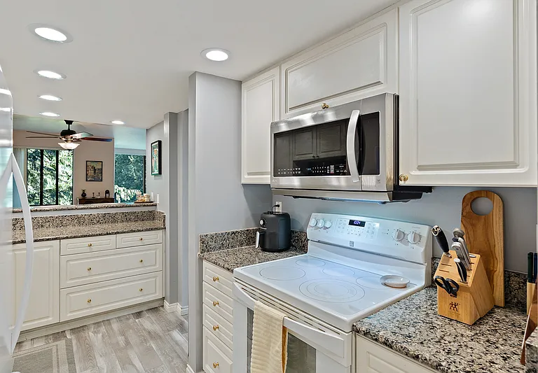 15512 Country Club Dr #B33 — Photo 12