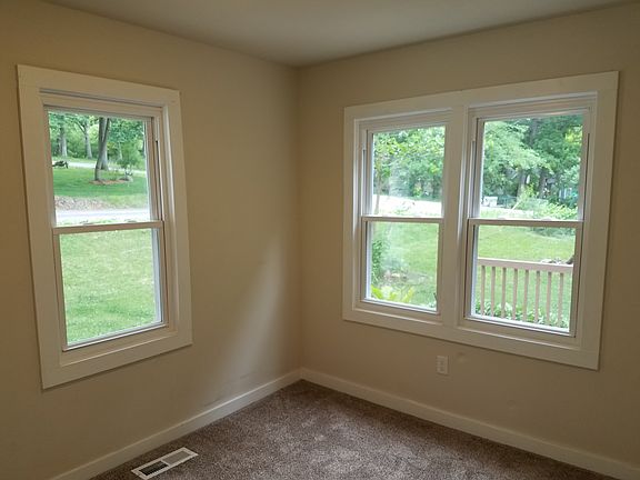 4th image of 266 Koshkonong Dr