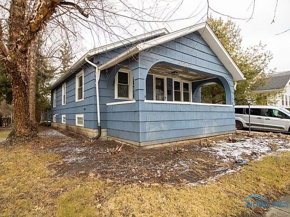 3rd image of 322 W Merry Ave