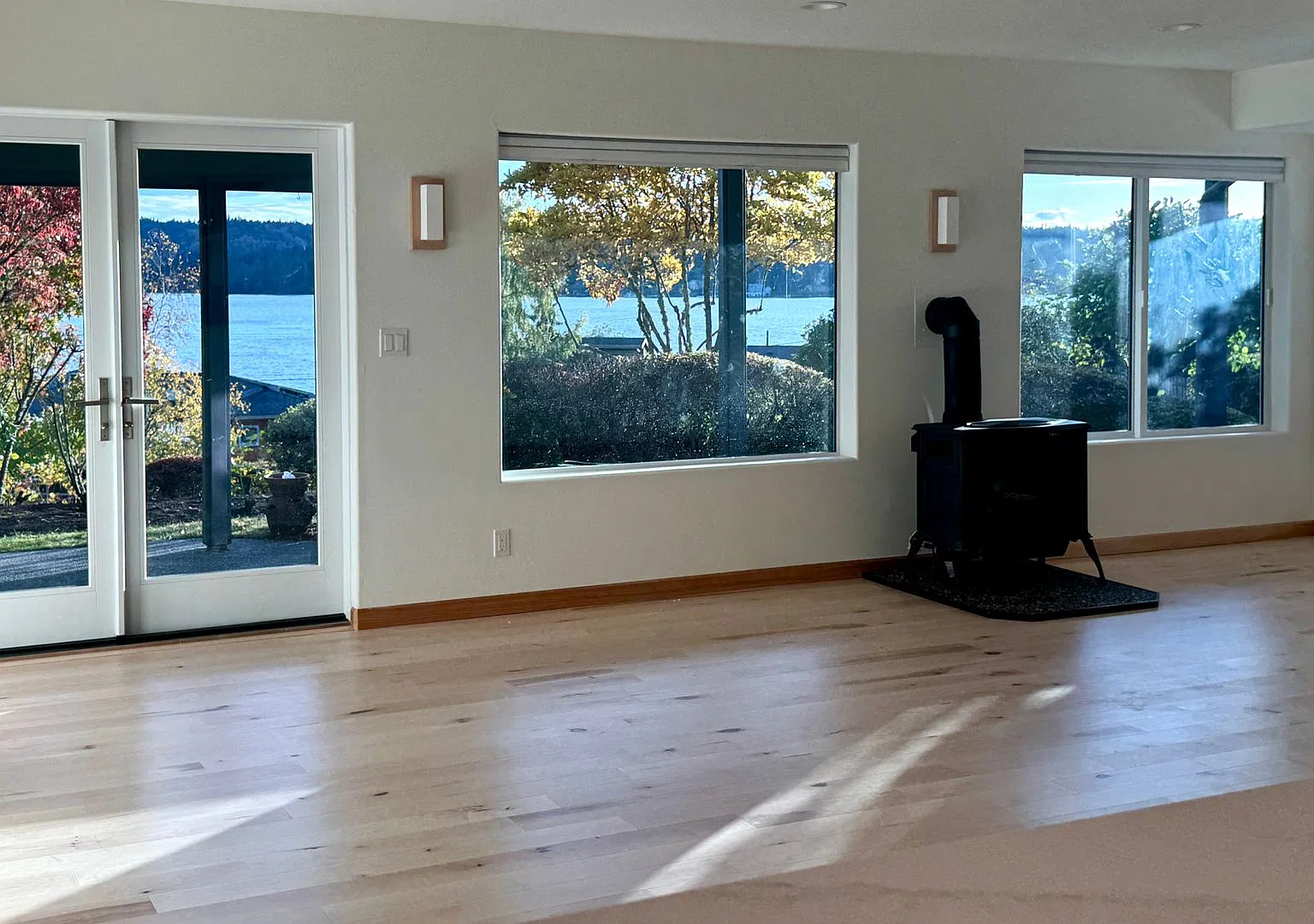 Stunning new construction duplex apartment in the much sought after Old Town Poulsbo — Photo 4