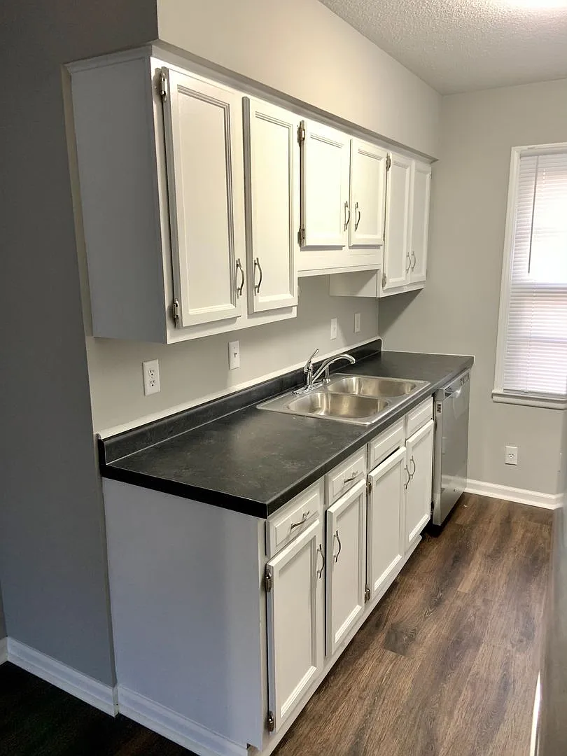 2 bed 1 bath Apt — Photo 4