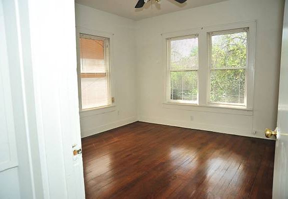 5th image of 2502 Driscoll St APT 2