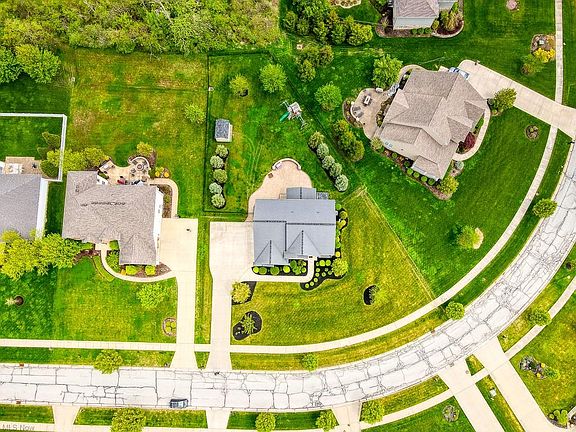 4th image of 1450 Parkview Ln