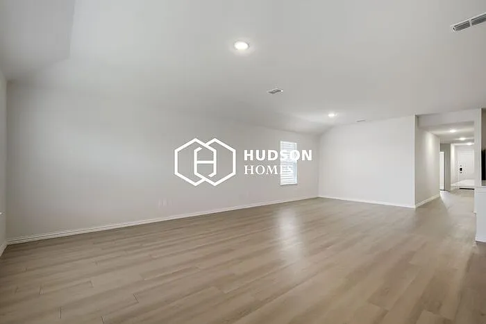 4 bed, 2.0 bath, 1788 sqft, $1,699 — Photo 3