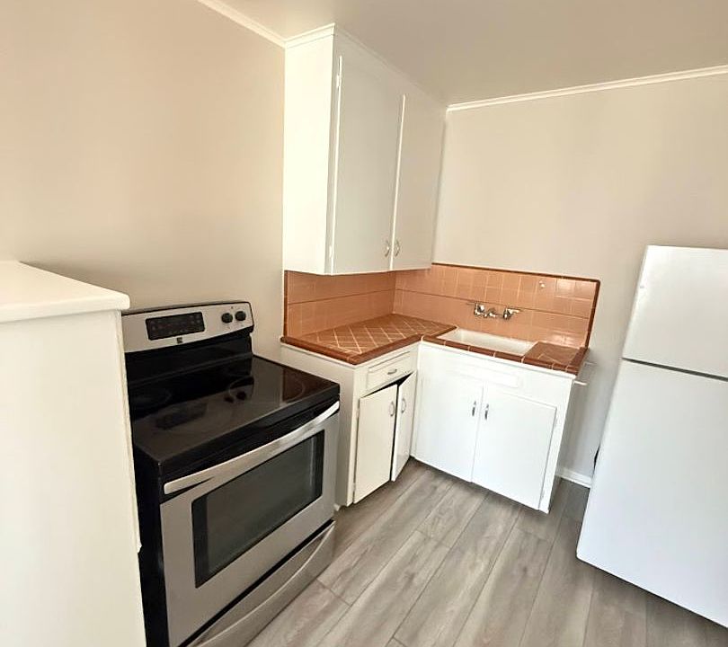 1st image of 453 San Bruno Ave W APT 4