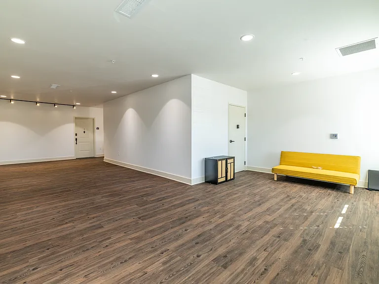 1110 Franck St #206 — Photo 46