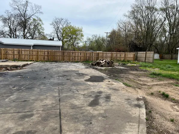 147 W Garfield Rd, Coldwater, MI 49036