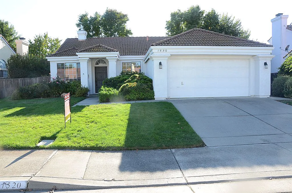 1520 Jamie Dr photo 1