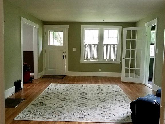 3rd image of 141 Hamlin Ave