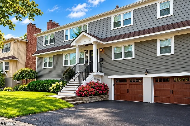 4 bed, 2.0 bath, $5,200 — Photo 2
