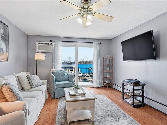 3rd image of 36 Main St APT 29