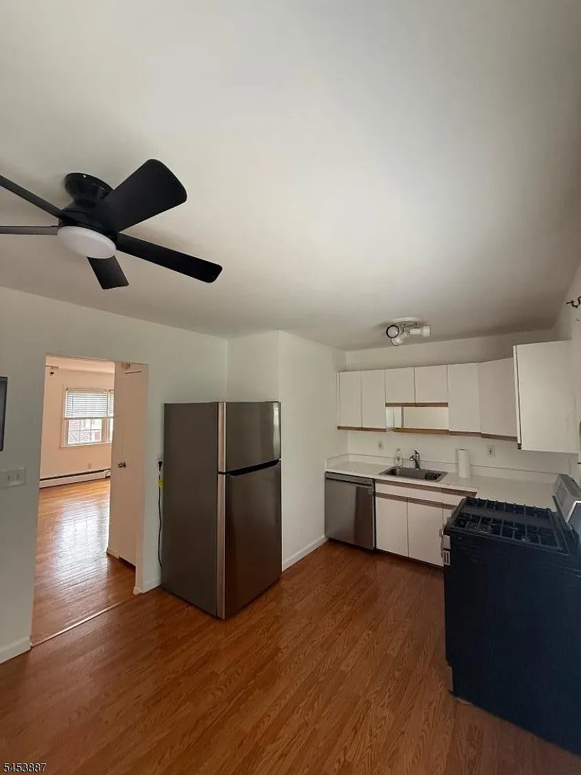 1 bed, 1.0 bath, $2,200 — Photo 4