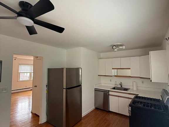 4th image of 307 Pitney Pl #307