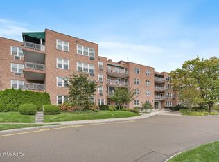 5 Putnam Hl APT 2H, Greenwich, CT 06830