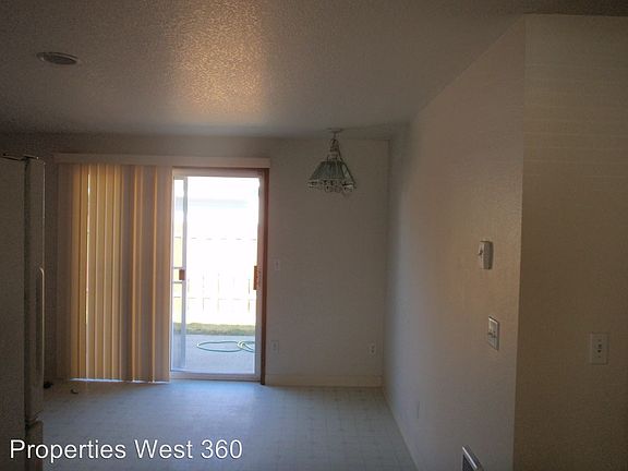 4th image of 10210 NE 75th Way