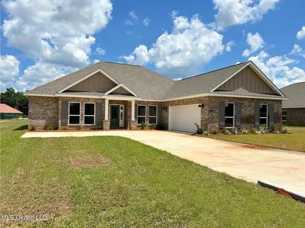 133 Firefly Dr, Lucedale, MS 39452