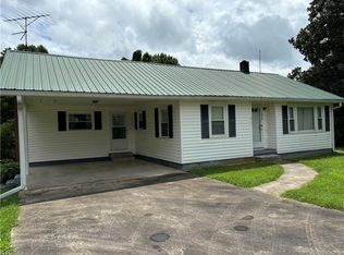 1724&1728 Shacktown Roa Rd, Yadkinville, NC 27055