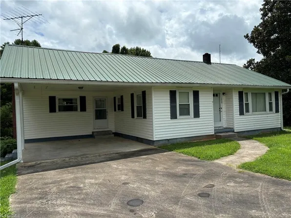 1724&1728 Shacktown Roa Rd, Yadkinville, NC 27055