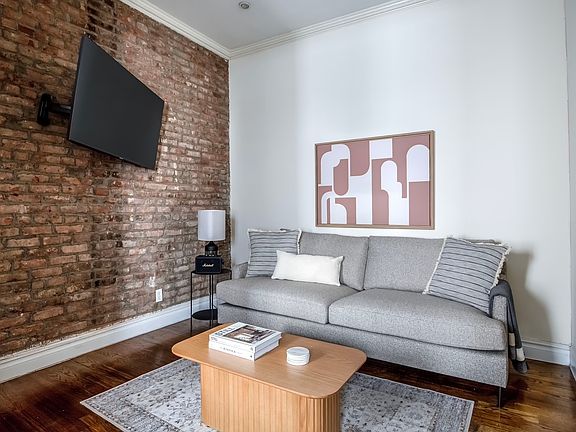 5th image of 535 Hudson St APT 4D