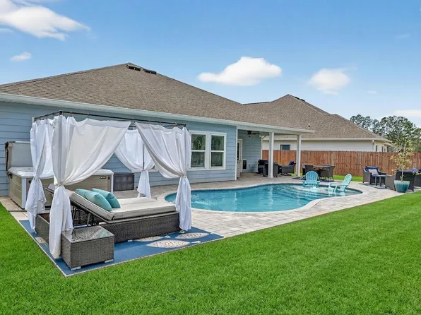 27 E Oak Trees Ln, Freeport, FL 32439