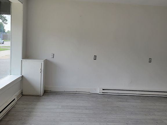2nd image of 4328 Market St