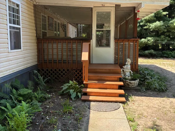 72670 County Road 376, Covert, MI 49043
