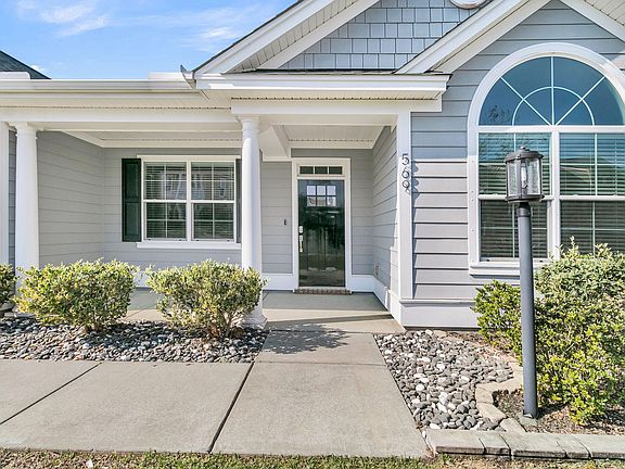 3rd image of 569 Pendleton Dr
