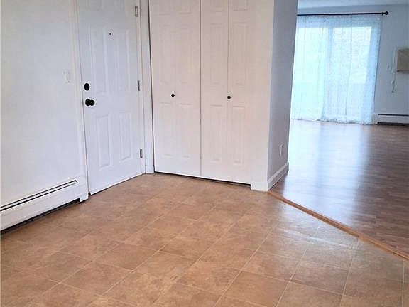 4th image of 381 Old River Rd APT 3