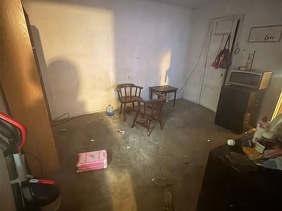 5th image of 2336 Talco Dr