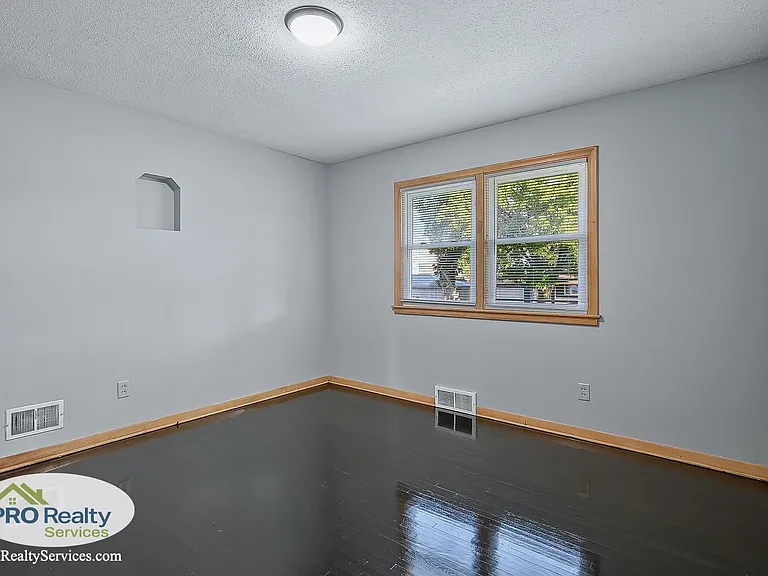 208 2nd St SW — Photo 16