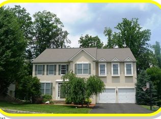 33 Wellington Dr, Basking Ridge, NJ 07920