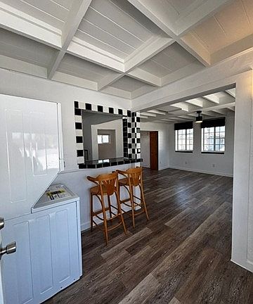 4th image of 305 Marine Ave APT A