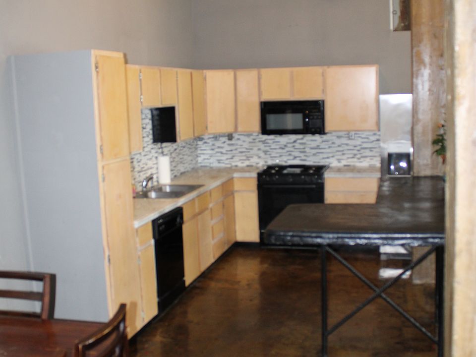 Kitchen with Island bar area.
