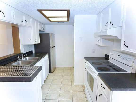 4th image of 4016 Cima Serena Dr #B