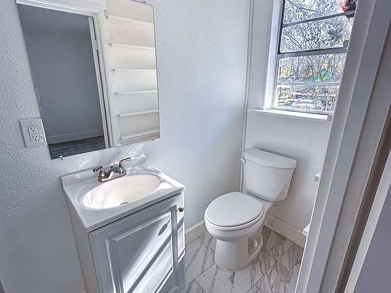 2555 Pierce St — Photo 9