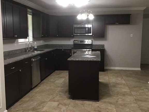 3rd image of 14730 Lucien St