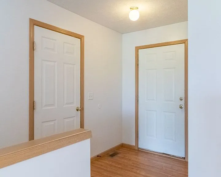 7229 Whitewater Ln — Photo 2