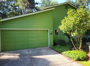 1399 Glenwood Dr, Brookings, OR