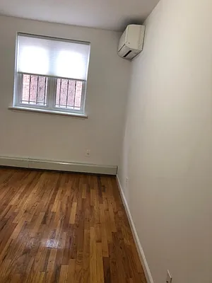 Rented by Alexiou Realty | media 16