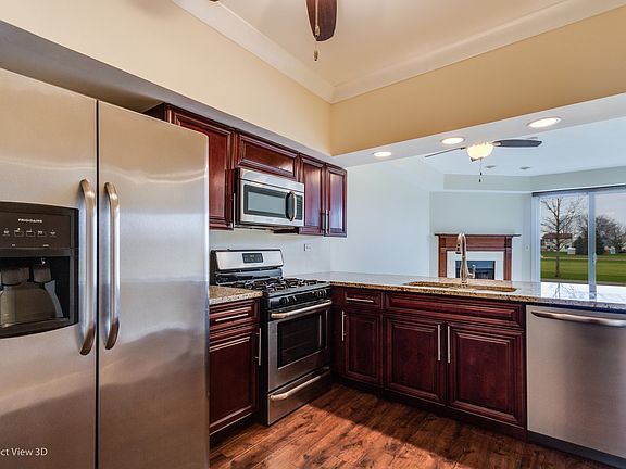 5th image of 1475 Golfview Dr